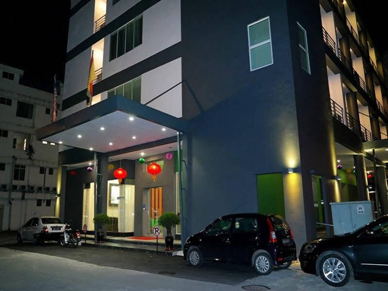 Nova Kuching Hotel Экстерьер фото