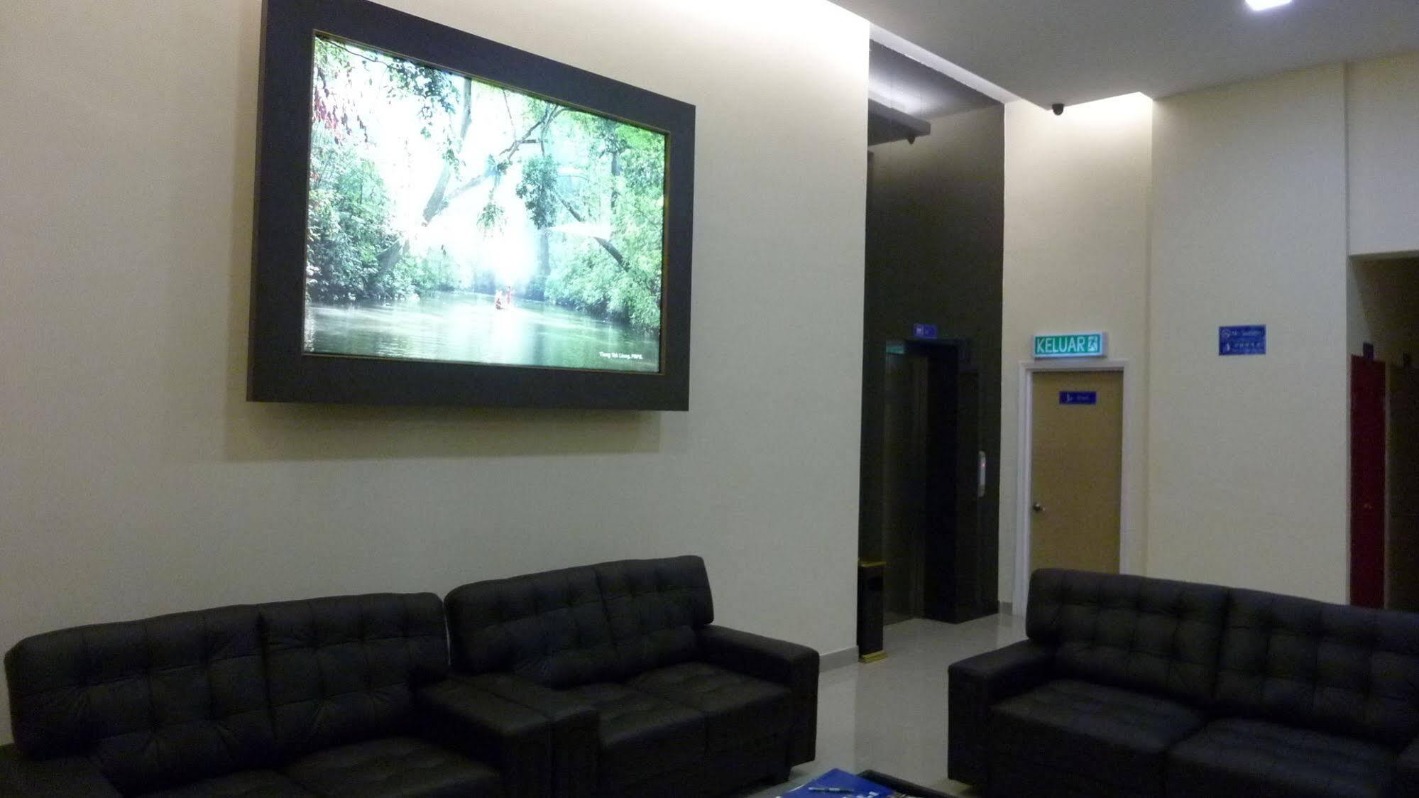 Nova Kuching Hotel Экстерьер фото