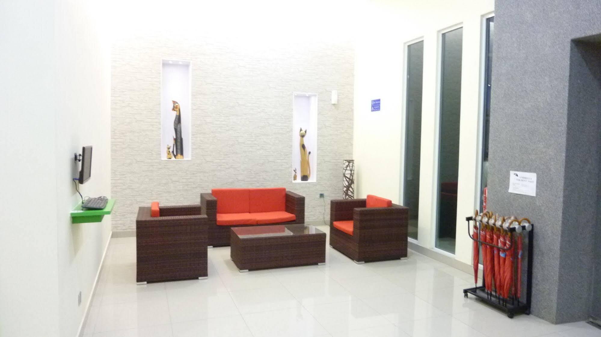 Nova Kuching Hotel Экстерьер фото