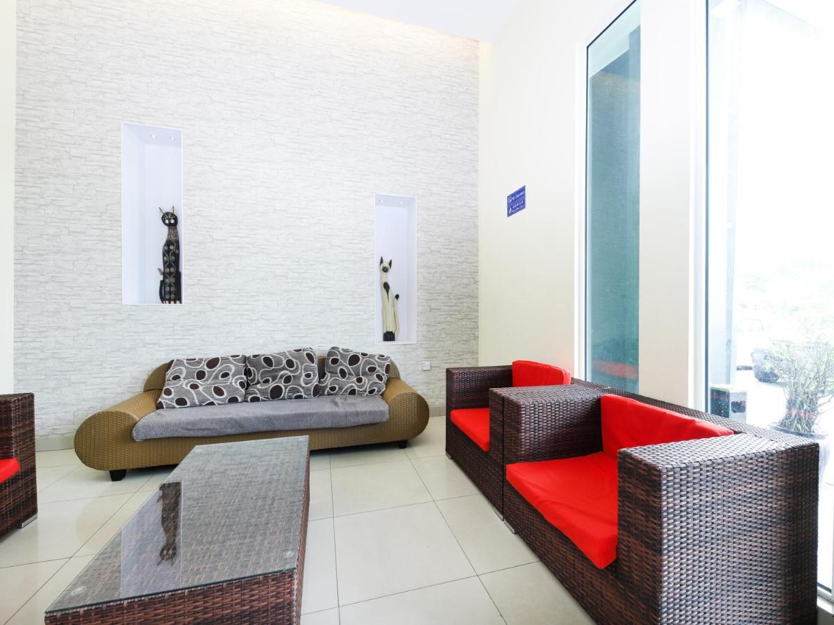 Nova Kuching Hotel Экстерьер фото