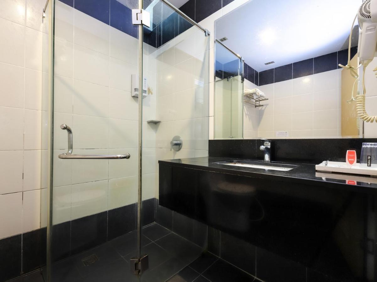 Nova Kuching Hotel Экстерьер фото
